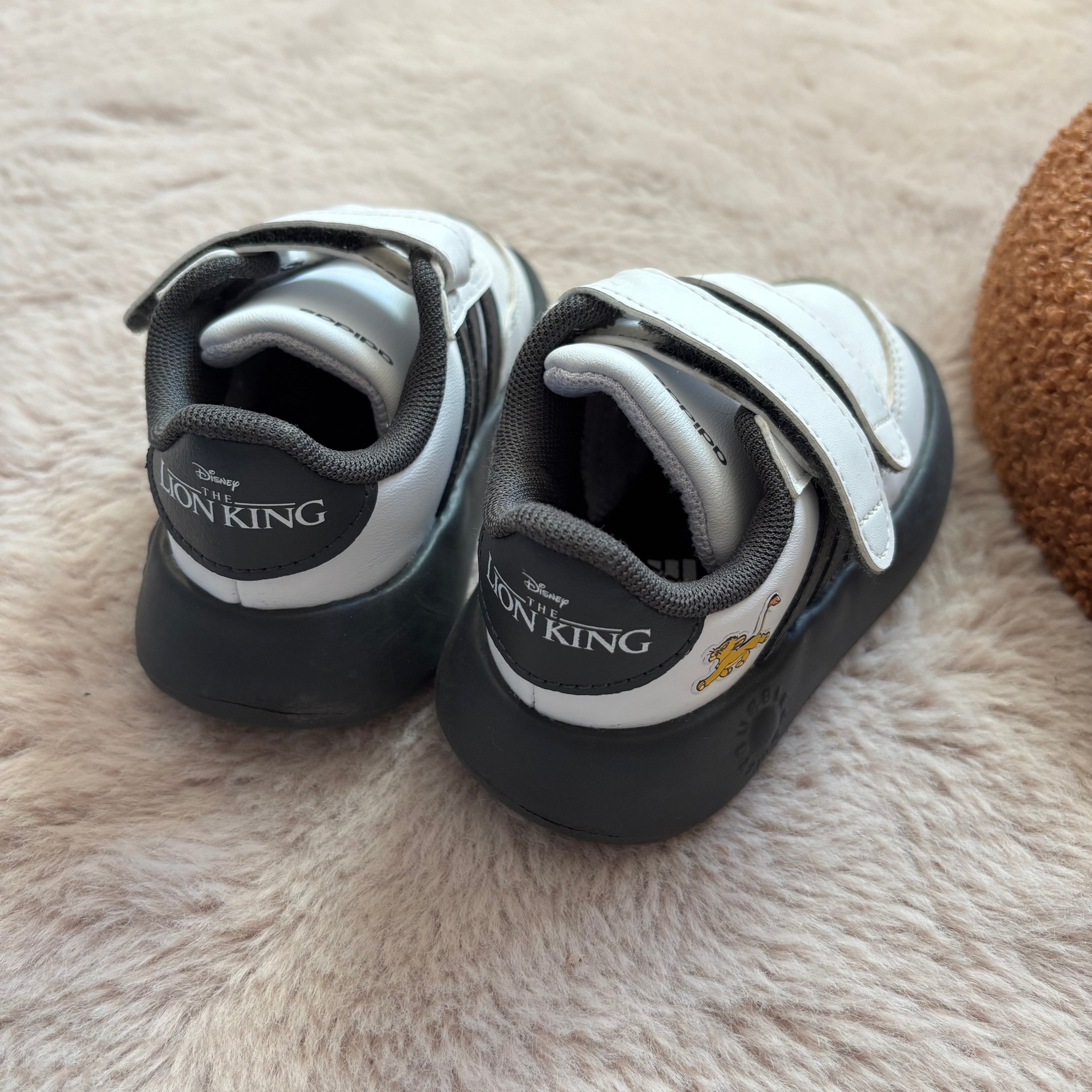 Baskets Le Roi Lion - Adidas - 21